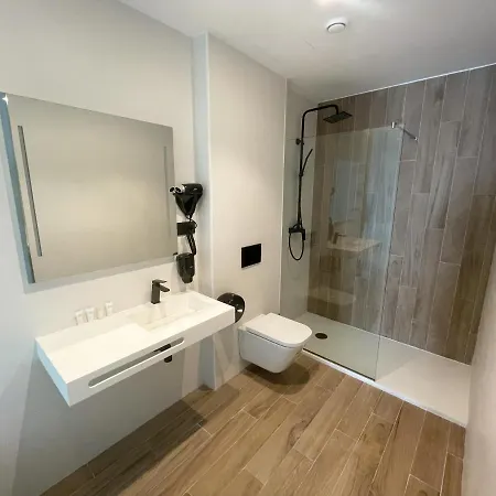 Area 507 Affittacamere Outeiro de Rei